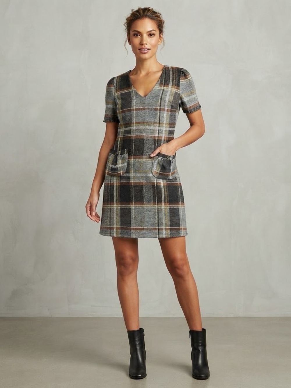 Enfocus Studio Gray Plaid V‑Neck Short Sleeve Dress with Front Pockets
